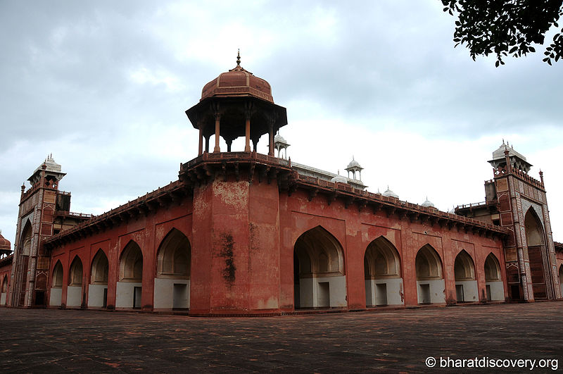 चित्र:Sikandra-Agra-28.jpg
