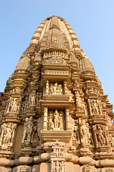 चित्र:Javari-Temple-Khajuraho-5.jpg