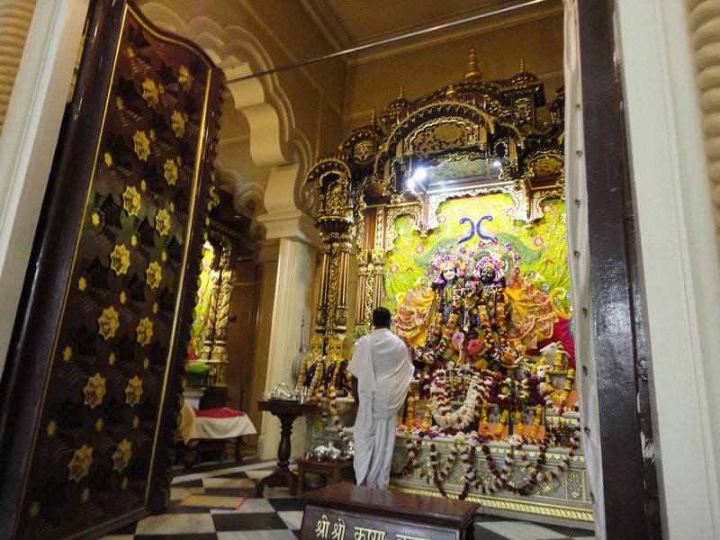 चित्र:Sri-Krishna-Balarama-2.jpg