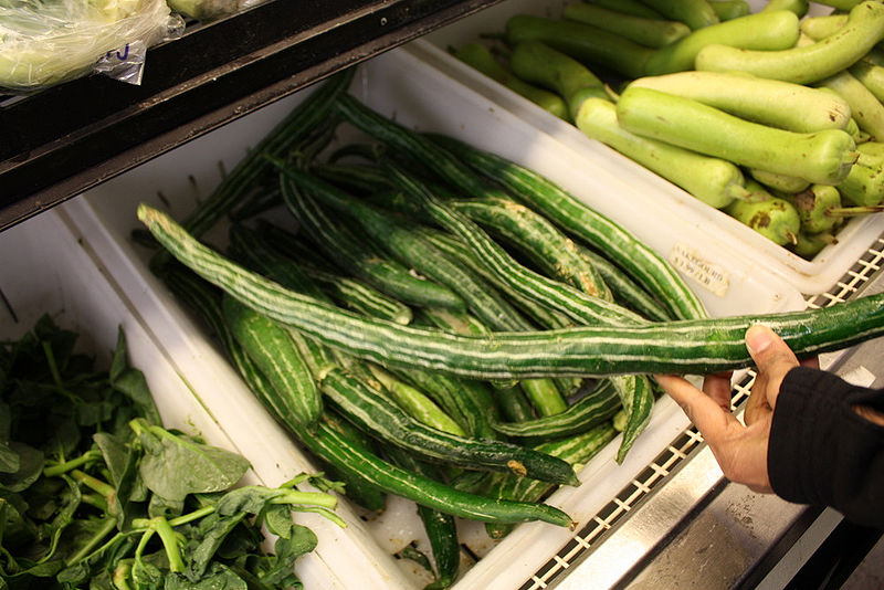 चित्र:Snake-Gourd-2.jpg