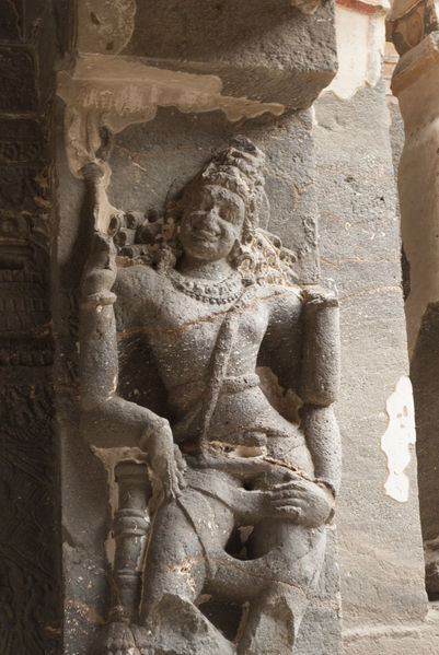 चित्र:A-Statue-in-Ellora-Caves.jpg