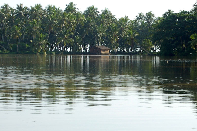 चित्र:Karamana River-Kovalam.jpg