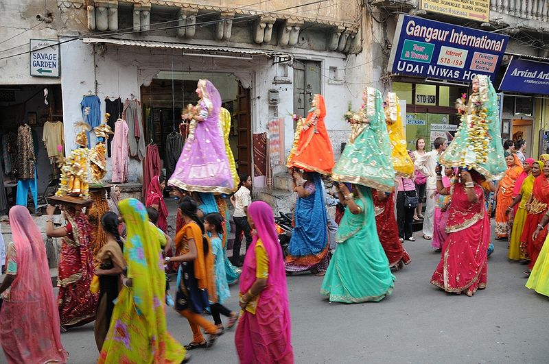 चित्र:Mewar-festival.jpg