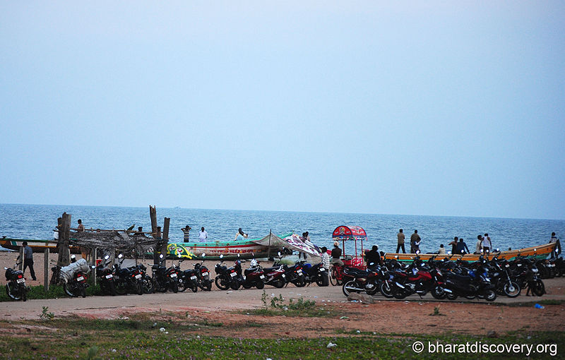 चित्र:Pondicherry-Beach-3.jpg