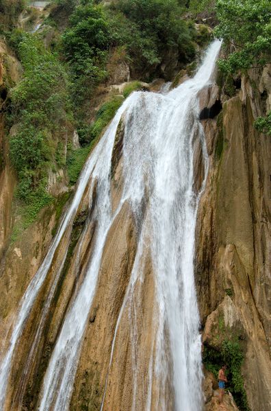 चित्र:Kempty Falls-8.jpg