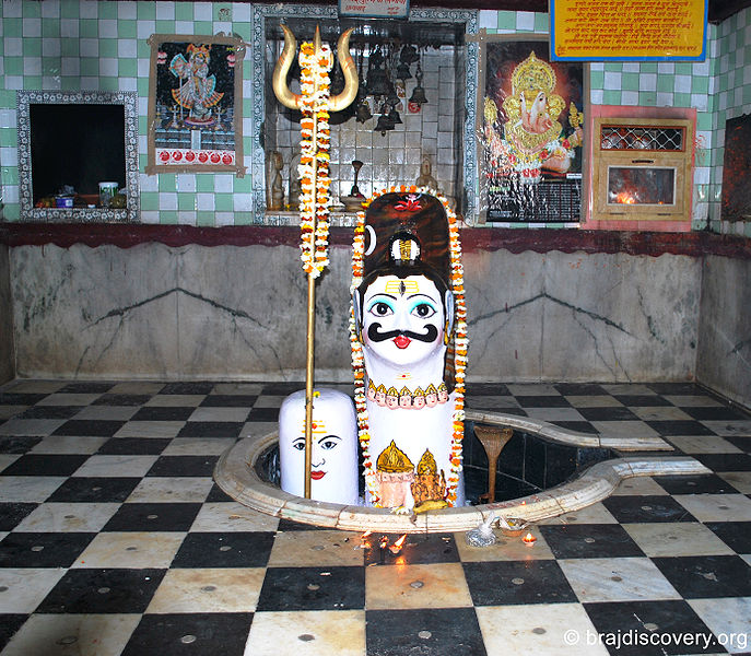 चित्र:Bhuteshwar-Mahadev-Temple-2.jpg