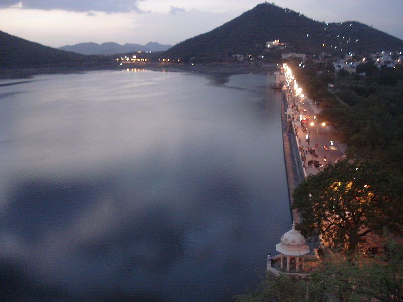 चित्र:Fateh-Sagar-Lake-Udaipur.jpg