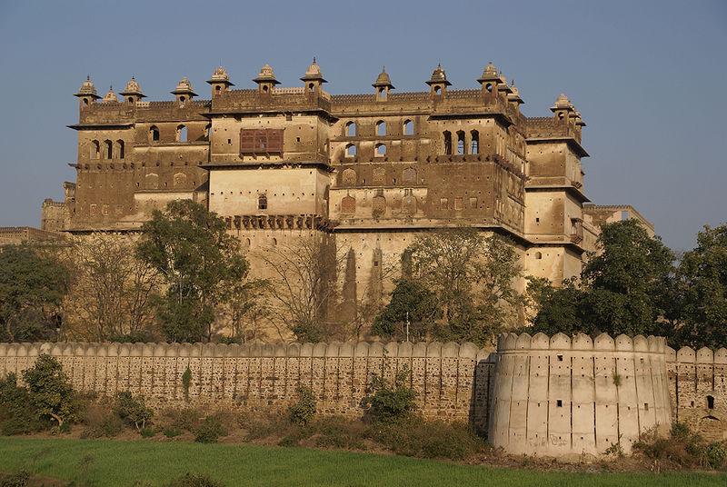चित्र:Orchha-Fort-Bundelkhand.jpg