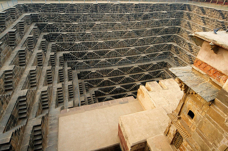 चित्र:Abhaneri-Step-Well-1.jpg