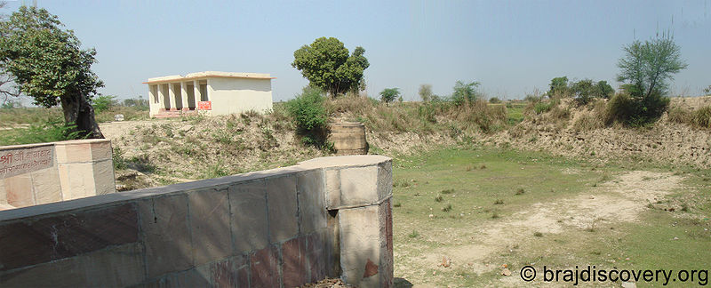 चित्र:Shri-Ji-Baba-Ghat-Bhojan-Thali-Kamyavan-Kama-5.jpg