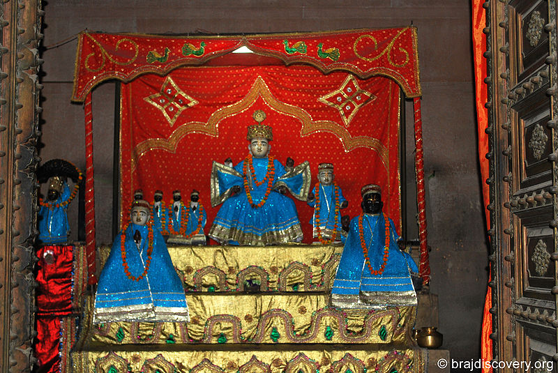 चित्र:Jaipur-Temple-Vrindavan-6.jpg