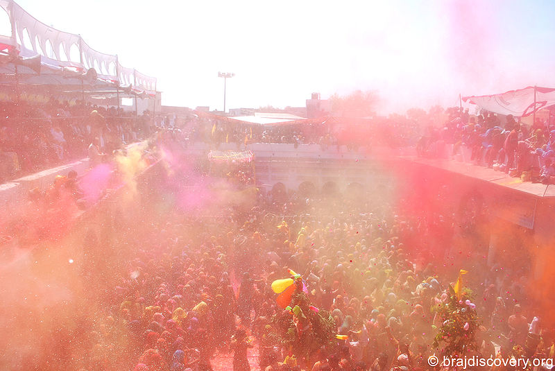 चित्र:Baldev-Holi-Mathura-17.jpg