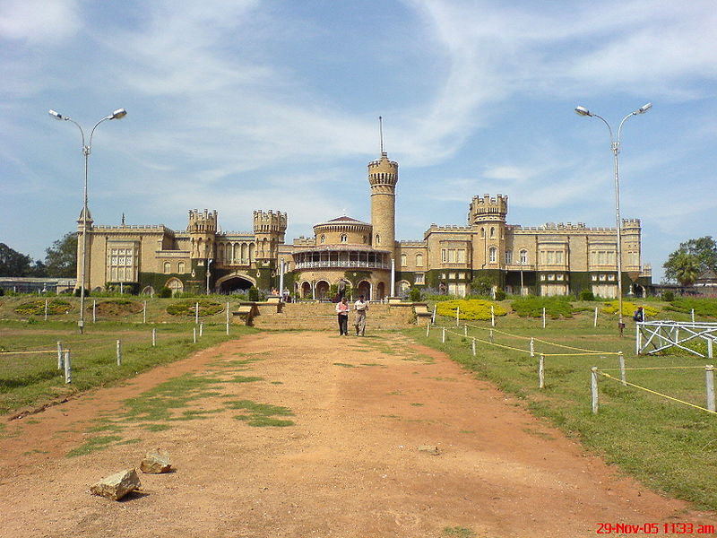 चित्र:Bangalore-Palace.jpg