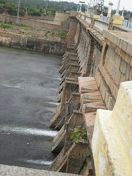 चित्र:Krishnaraja-Sagar-Dam-Mysore.jpg
