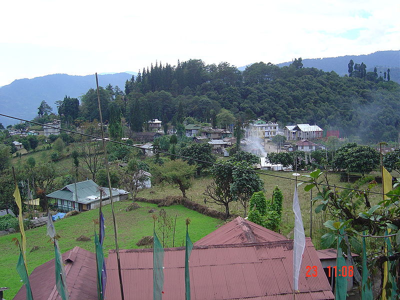 चित्र:Yuksom-Village.jpg