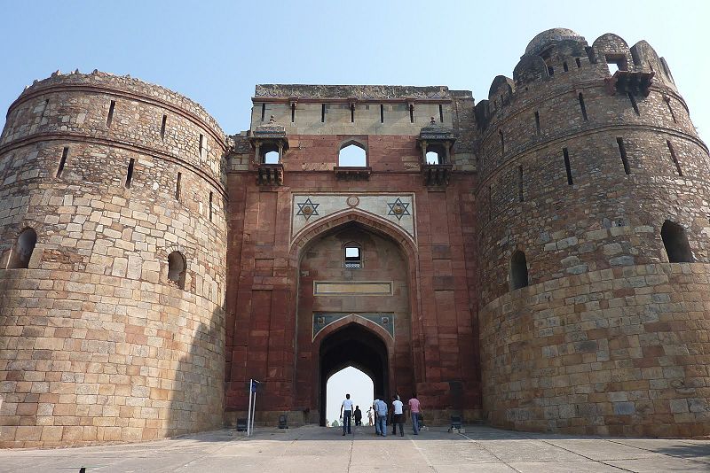 चित्र:Purana-Qila-Delhi.jpg