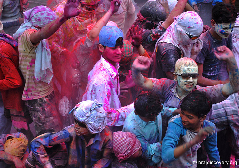 चित्र:Holi-Holigate-Mathura-8.jpg