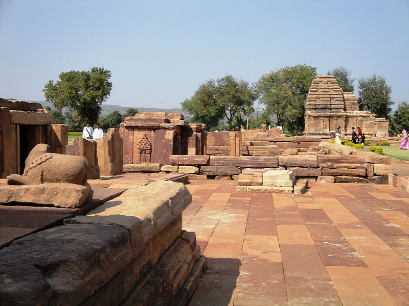 चित्र:Series-Of-Shiva-Temples-Virupaksha-Temple-Pattadakal.jpg