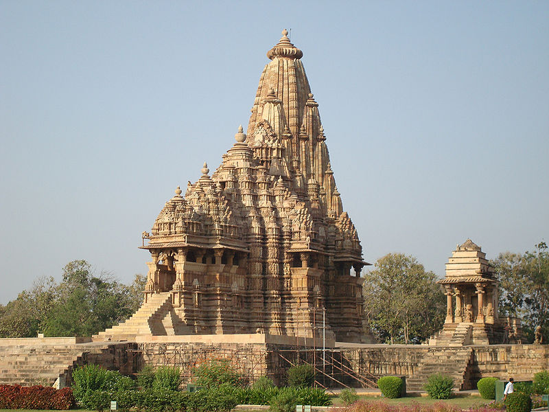 चित्र:Kandariya-Mahadeva-Temple.jpg