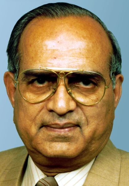 चित्र:R-C-Bhardwaj.jpg