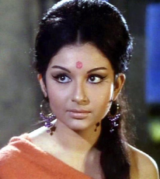 चित्र:Sharmila-Tagore.jpg