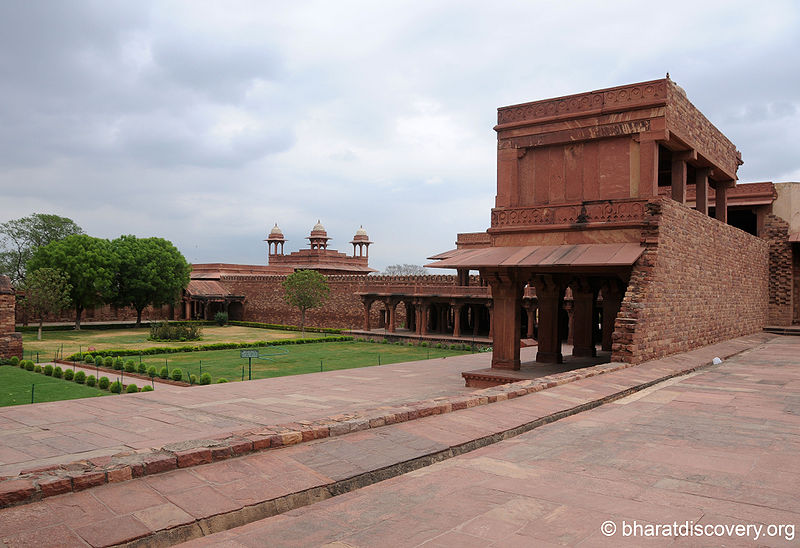 चित्र:Fatehpur-Sikri-Agra-10.jpg