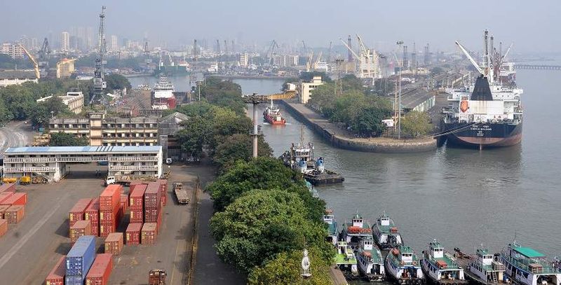 चित्र:Mumbai-Port.jpg