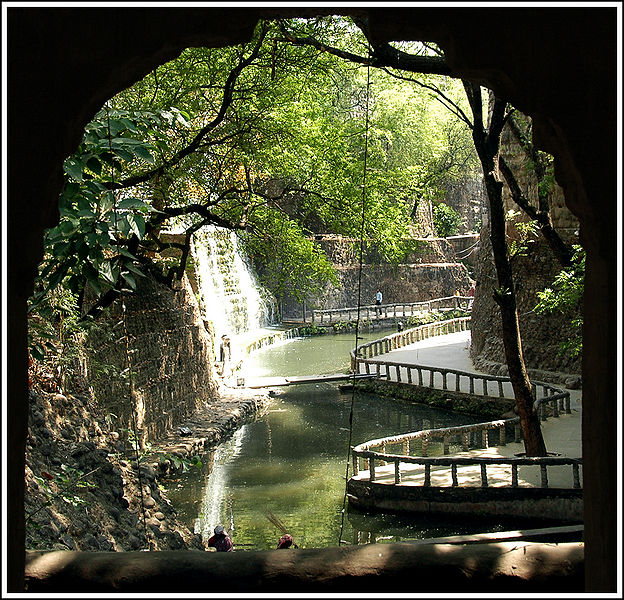 चित्र:Rock-Garden-Chandigarh.jpg
