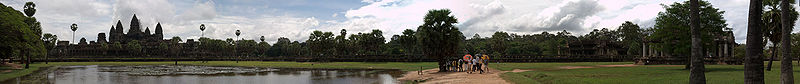 चित्र:Angkor-Wat-Panorama.jpg