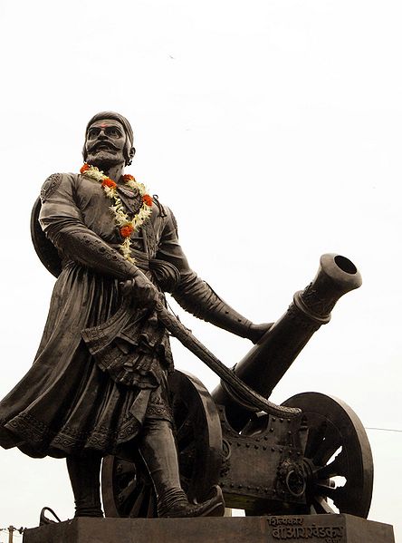 चित्र:Shivaji-Maharaj-Statue.jpg