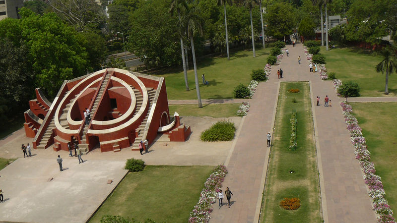चित्र:Jantar-Mantar-Delhi-5.jpg