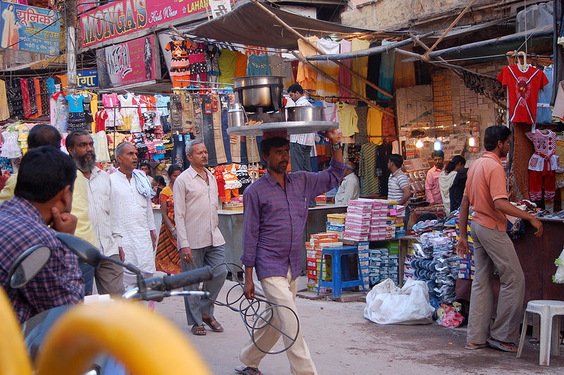 चित्र:Market-Varanasi-1.jpg