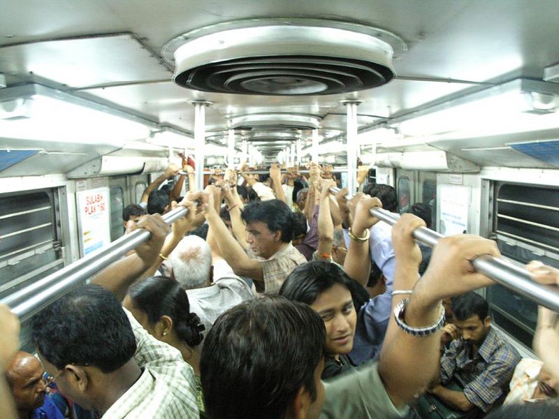 चित्र:Metro-Kolkata.jpg