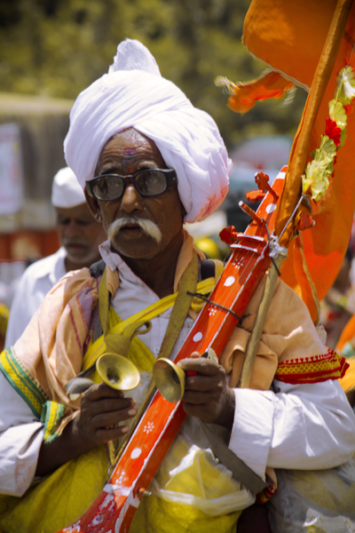 चित्र:A-warkari-in-Pandharpur-Yatra.png