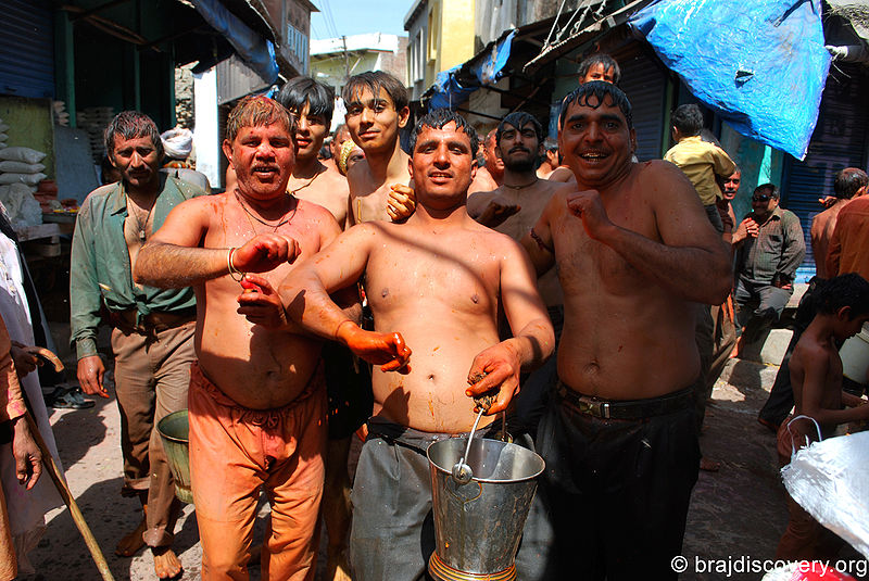 चित्र:Baldev-Holi-Mathura-31.jpg