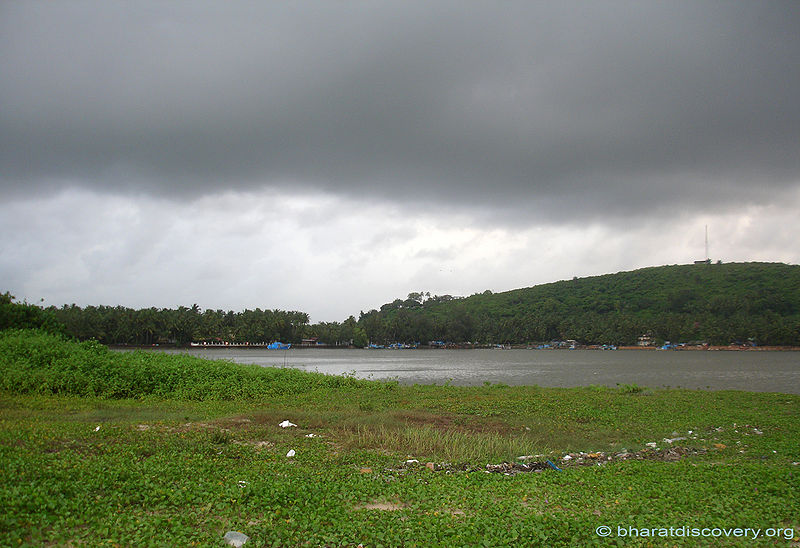 चित्र:Mobor-Beach-Cavelossim-2.jpg