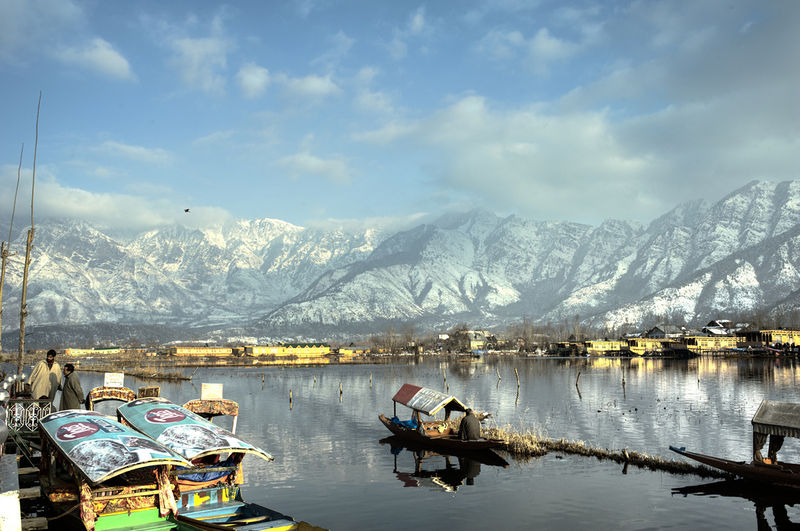 चित्र:Dal Lake-10.jpg