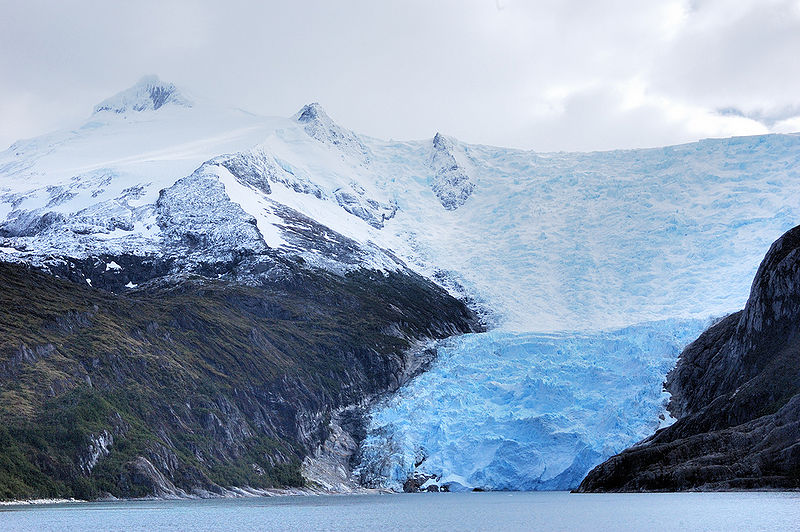 चित्र:Glacier-1.jpg