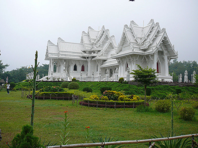 चित्र:Thai-Temple-Lumbini.jpg