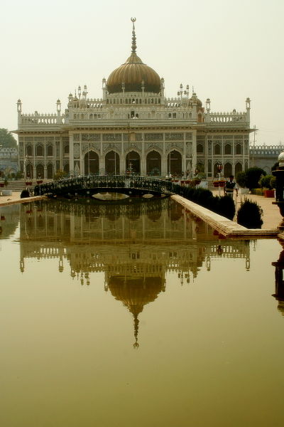 चित्र:Chota-Imambara-Lucknow-6.jpg