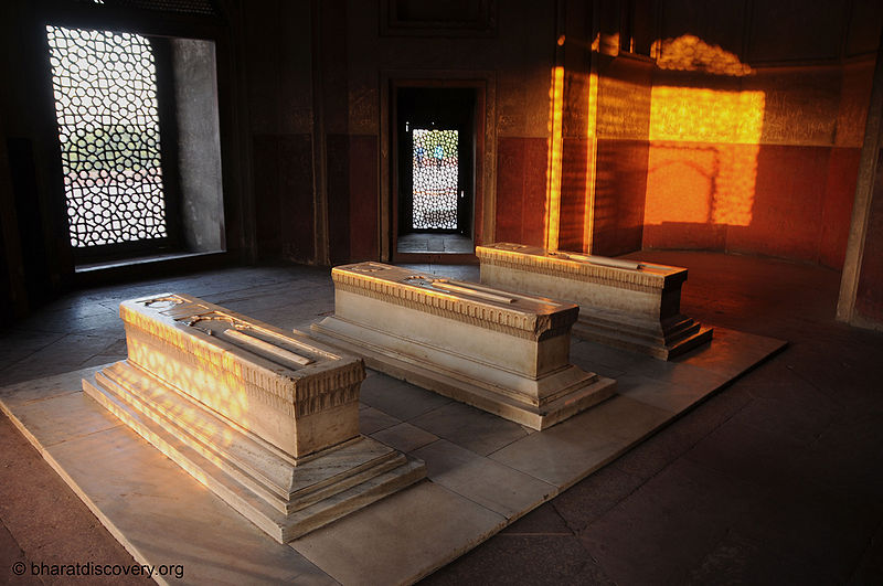 चित्र:Humayun-Tomb-Delhi-30.jpg