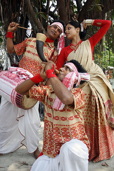 चित्र:Bihu-Dance.jpg