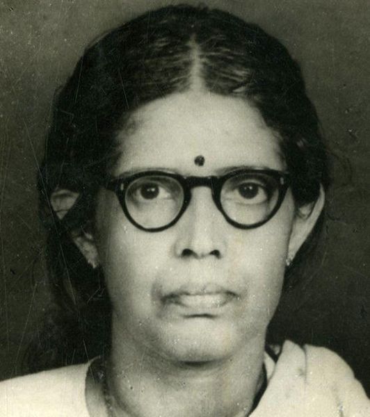 चित्र:Nalapat-Balamani-Amma.jpg