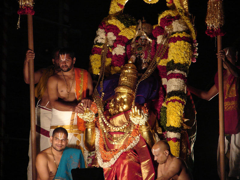 चित्र:Sri-Venkateswara-on-Garuda-Vahanam.jpg