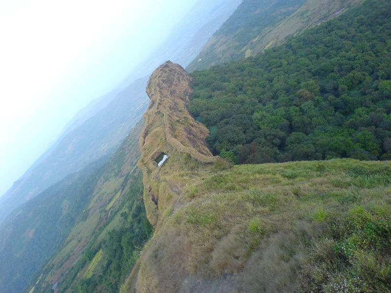 चित्र:Lohagarh-Fort-Lonavala-3.jpg