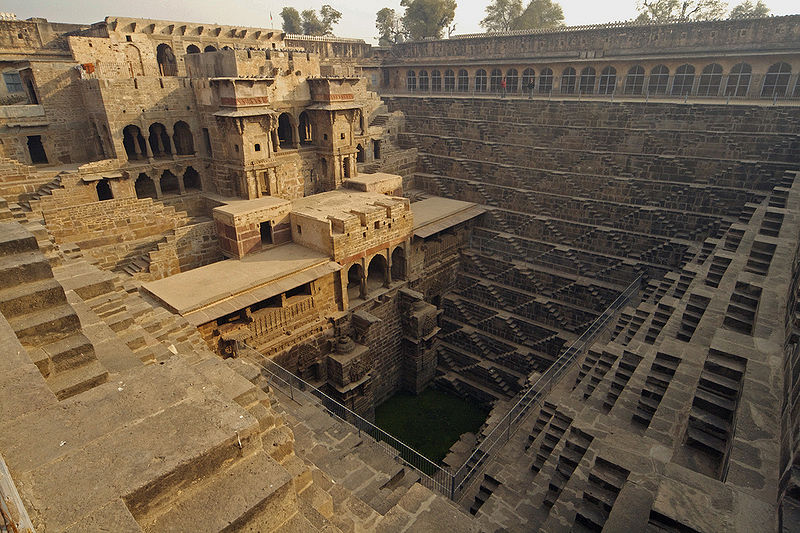 चित्र:Abhaneri-Step-Well.jpg