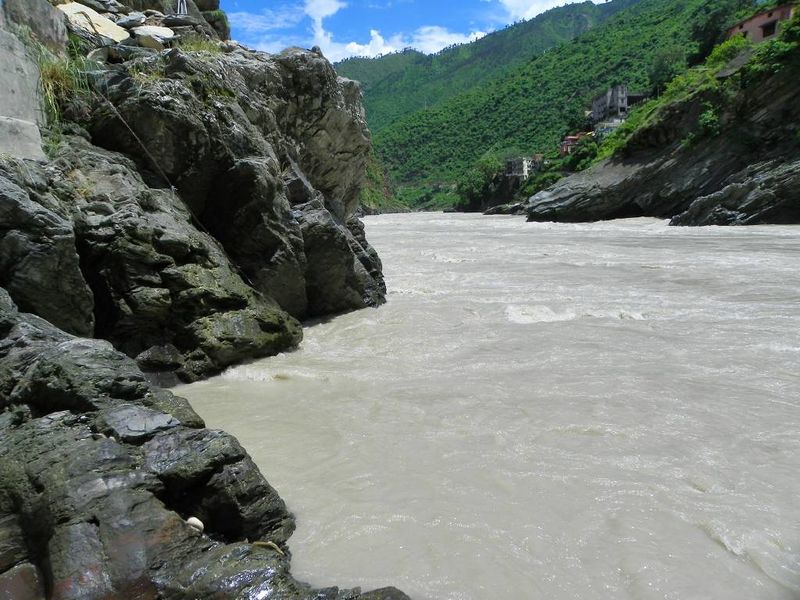 चित्र:Bhagirathi-River-7.jpg