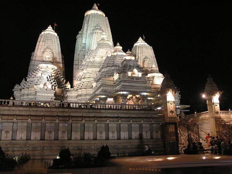 चित्र:Birla-Temple-Kolkata-1.jpg