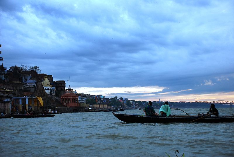 चित्र:Ganga-River-Varanasi-4.jpg