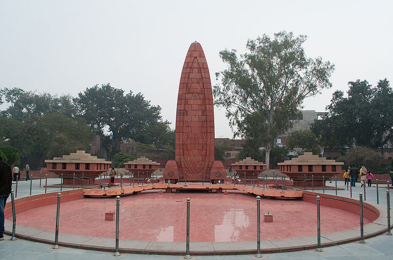 चित्र:Jallianwalah-Bagh-Amritsar-2.jpg